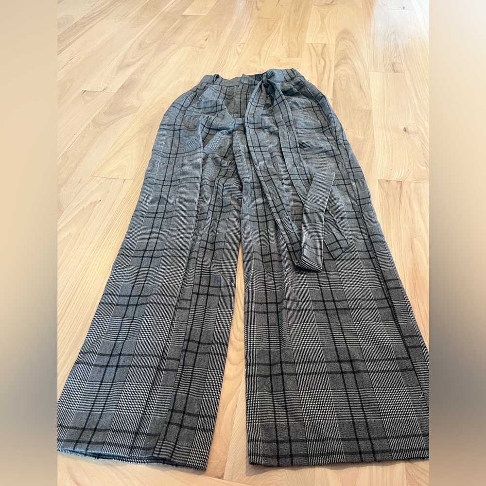 Wide leg grey/black plaid tied pants